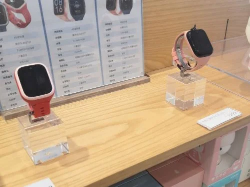 Logo blocks at retail counters